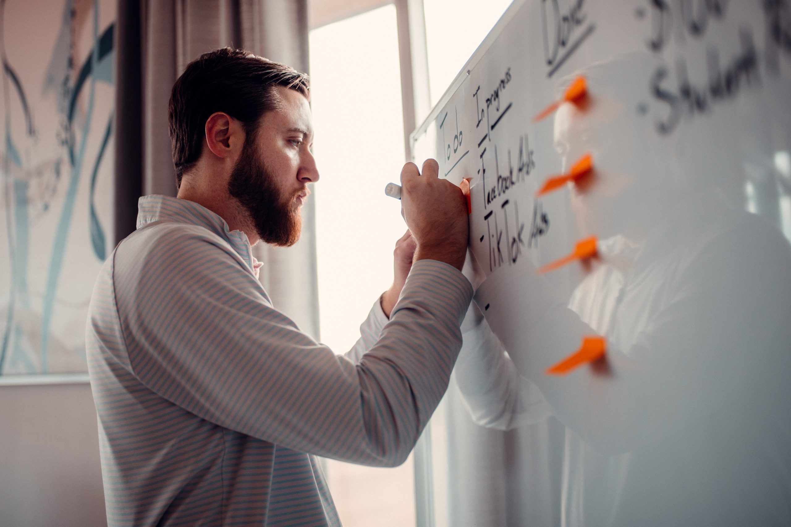 Acelera Tus Negocios en el Mundo Con Inglés: Guía Para Emprendedores Millennials