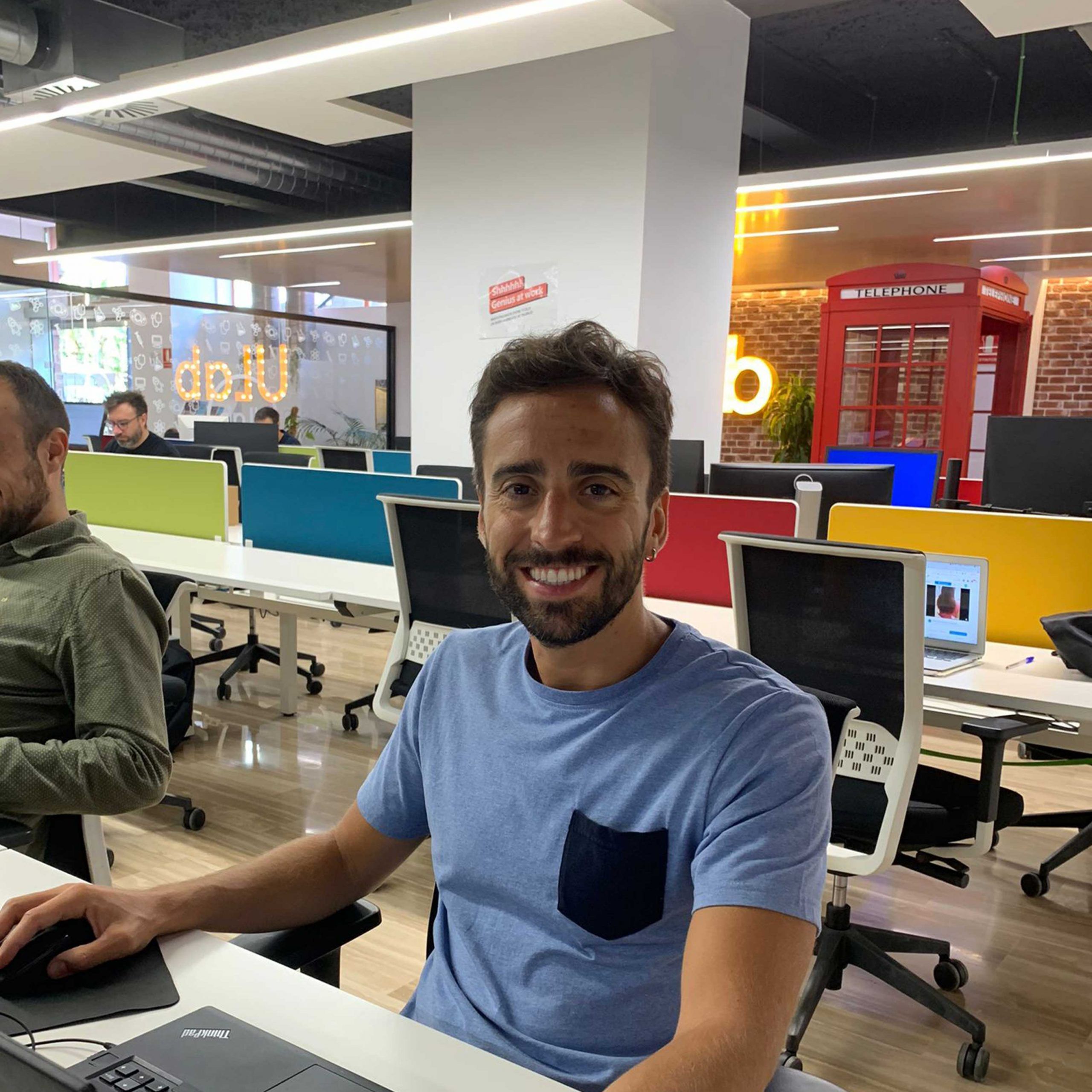 raúl-coworker raúl coworker en ulab